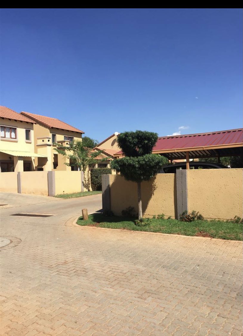 katumetso1's tweet photo. Property available for rental 

Pretoria North, next to Akasia Primary School https://t.co/J4COdpqWag