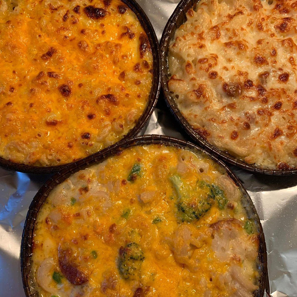 eatSMAC's tweet photo. We are shipping nationwide now!!  Get 4-packs of cheesy goodness delivered right to your door from @goldbelly.
.
#foodshipping #nationwideshipping #goldbelly #cheesygoodness https://t.co/BSYN80B3rV