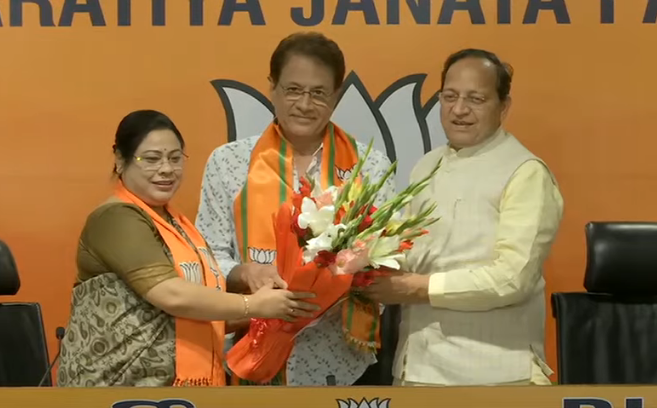 Actor Arun Govil joins BJP at party headquarters in New Delhi. #JoinBJP