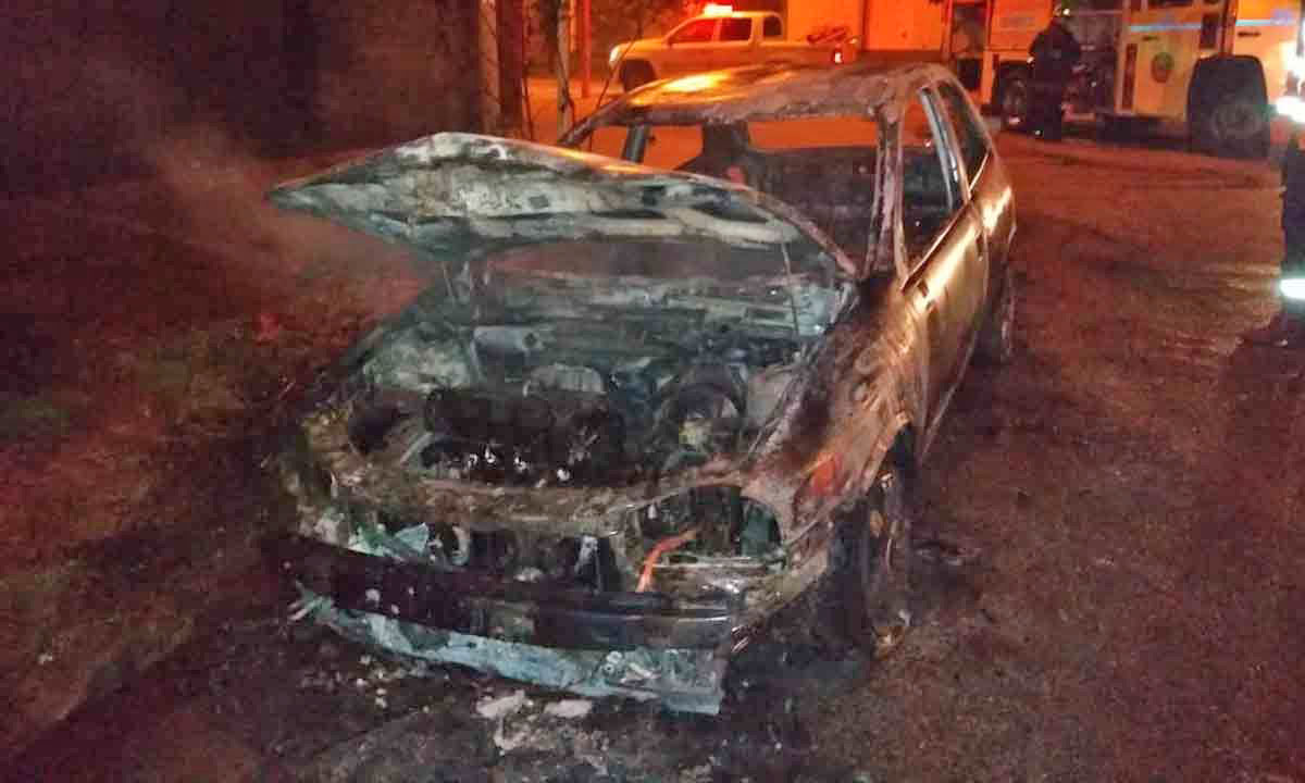 informateaca1's tweet photo. Se prendió fuego un auto e investigan si el incendio fue intencional
#Incendio #BahíaBlanca #InformateAca
https://t.co/ehEzNQ5cYY https://t.co/WAHLjdQM3d