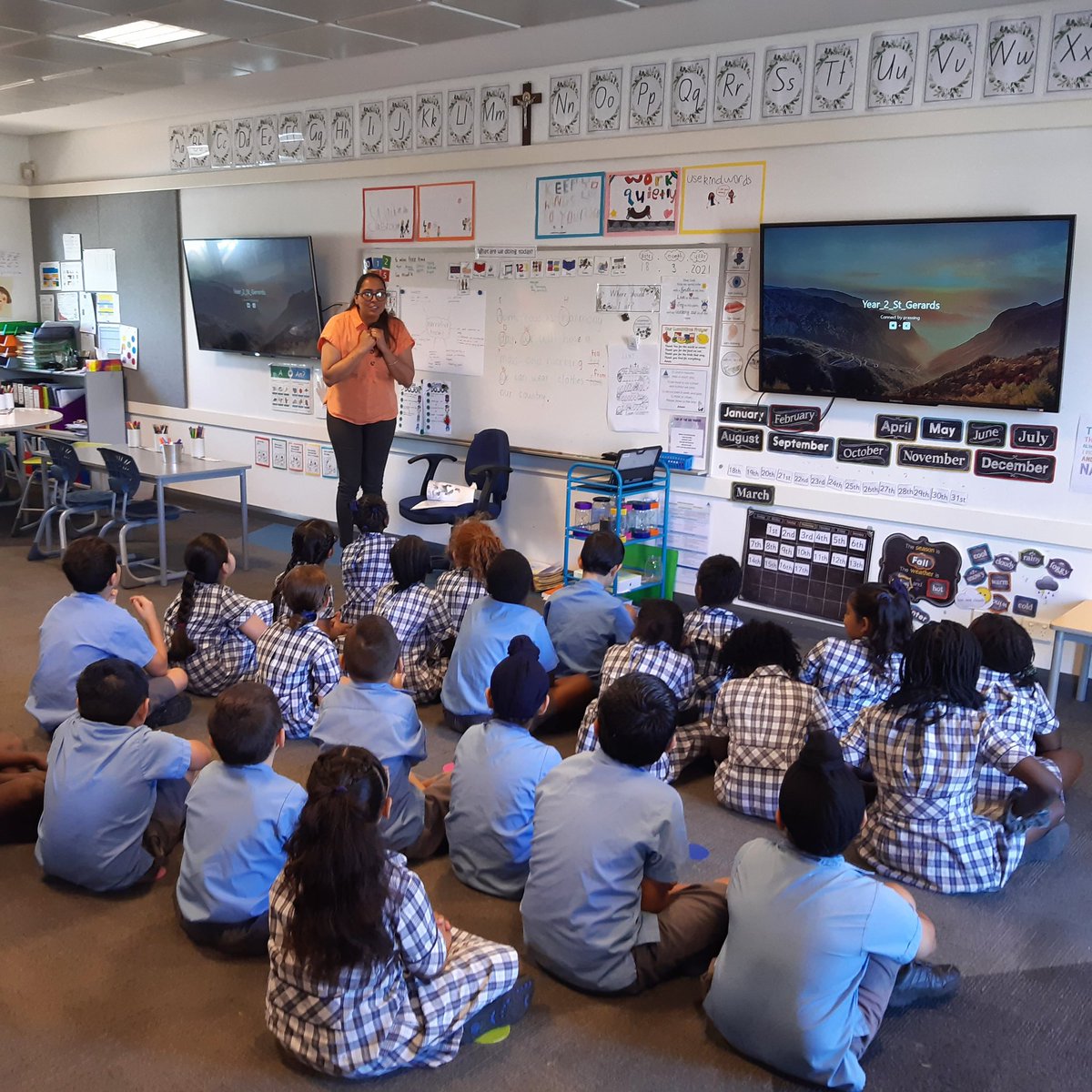 Our lucky Year 2 class listening to 'We're going on a bear hunt' spoken in Punjabi today by one of our student's parents. Harmony Week here is awesome! 🧡🧡