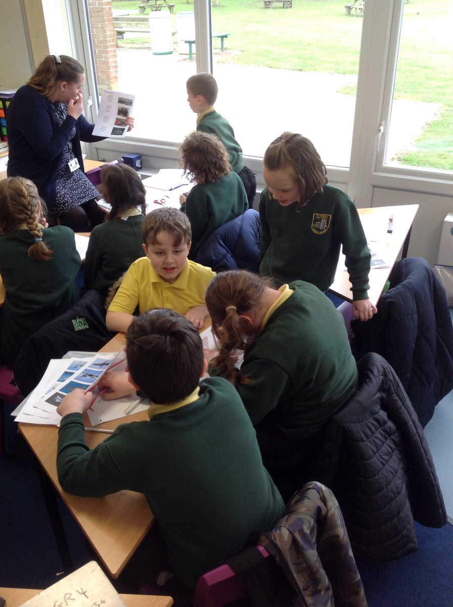 We're enjoying our STEM day from <a href="/RAFConingsby/">RAF Coningsby</a> @rafyouthenage @holytrinitytatt