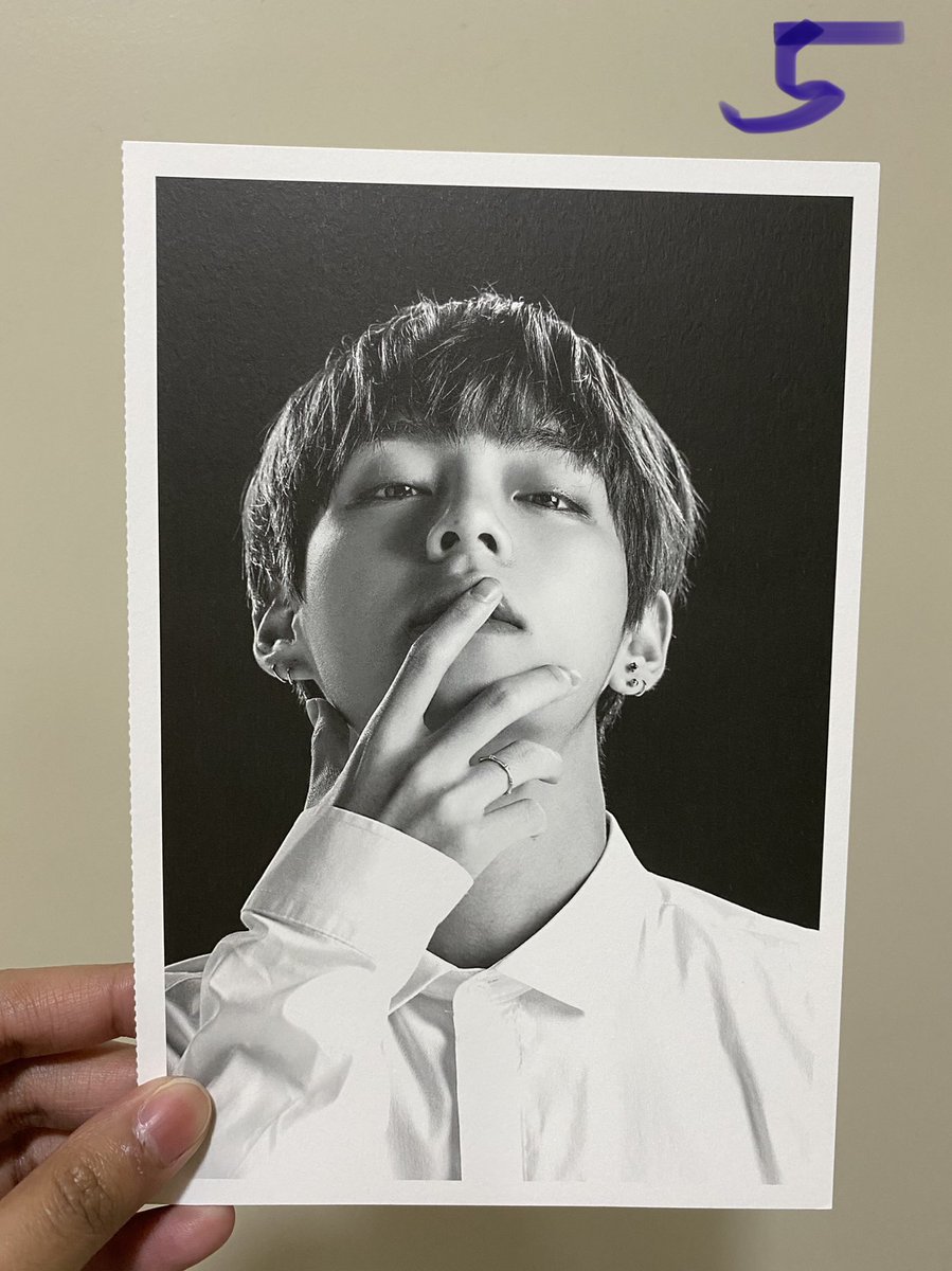 armyegoph's tweet photo. 🎉ARMYEGOPH ONHAND - WTS/LFB PH : (RARE‼️) OFFICIAL BTS TAEHYUNG WINGS TOUR PHOTO COLLECTION 💜
V SOLO - P300 each + SF
V (2 pcs) - P399 + SF
💜COMMENT MINE + ITEM + #
🪧DOP : PAYO
✅ONHAND & READY TO SHIP
#BTSPH #BTSMERCHPH #PHOTOCARDSPH #TINGI #BTS https://t.co/taVZrLVWDU