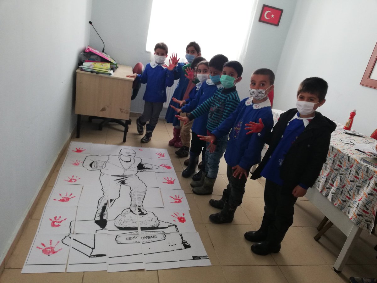 KevserVanto's tweet photo. Zafer ümit kaynağının bir çeşmesidir.
Zafer birçok gönüllerin birleşmesidir.
Gönülleri birleşenler ölse de bir gün
Gök kubbede kalacaktır seslerinden ün. https://t.co/dCtDDnuDHB