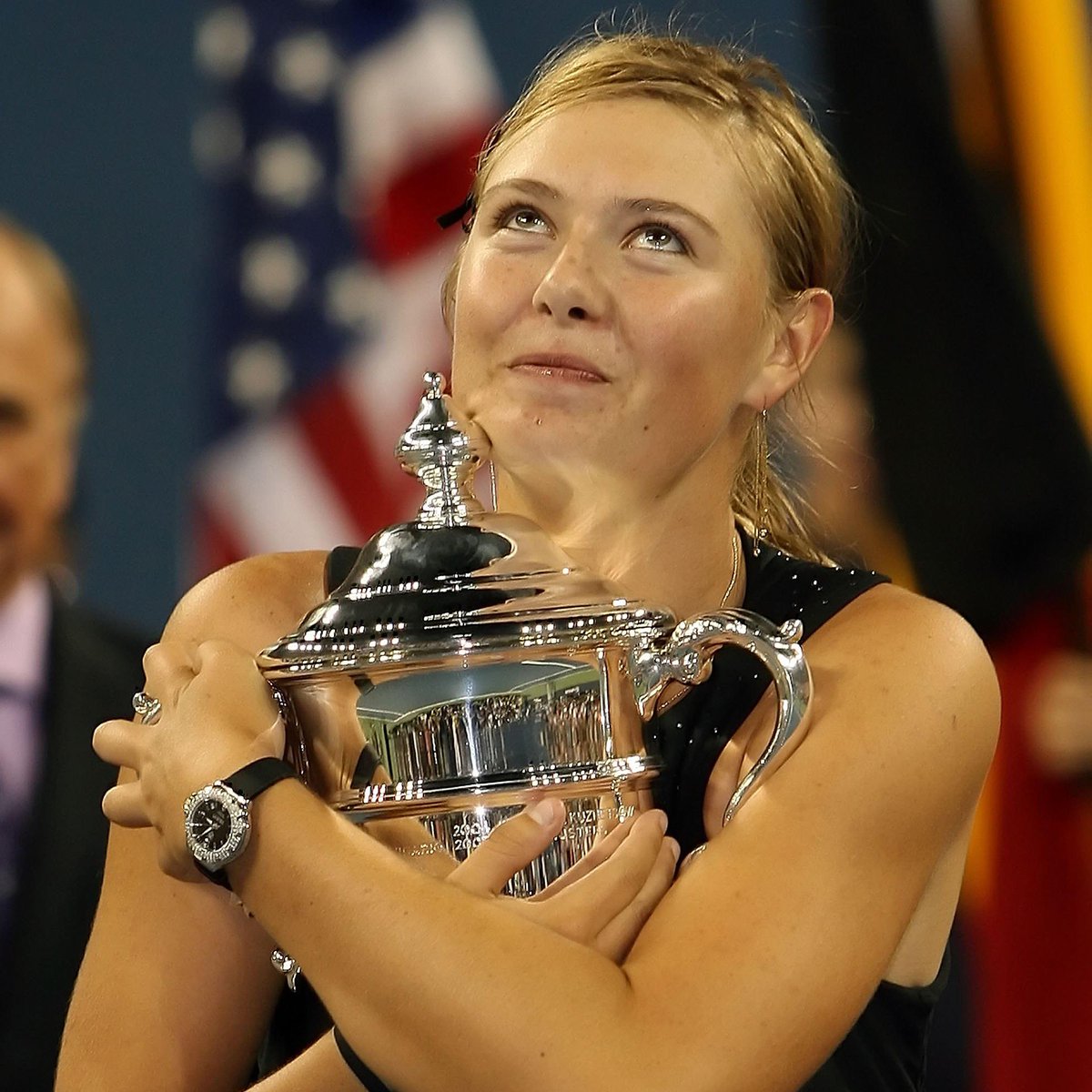 On this day in 2006, <a href="/MariaSharapova/">Maria Sharapova</a> captured the <a href="/BNPPARIBASOPEN/">BNP Paribas Open</a> title in California.

Six months later she was hugging the 🏆 in New York.