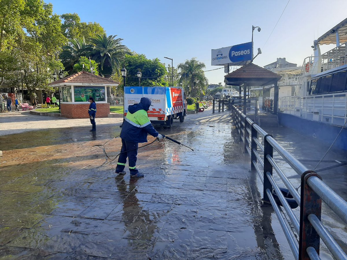 TigreSPublicos's tweet photo. TAREAS DE HIDROLAVADO EN TIGRE CENTRO 

Después de la sudestada, realizamos tareas de hidrolavado en la calle Lavalle en el centro de la ciudad. 
#NosCuidamosEntreTodos
@DelegacionTigre https://t.co/FAFbBqQ7oD