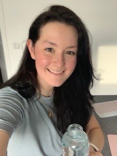 A swelfie reminder that our dance fitness class is on today between 3:45-4:15 if you would like more information or to join in on the fun you can join our google classroom using the code t434fr6 

💃🏼💃🏼💃🏼

See you there! 

<a href="/S1LHSYT/">S1 LHS YT</a> 
<a href="/S2LHSYT/">S2 Year Team @ LHS</a> 
<a href="/S3LHSYT/">S3 Year Team</a>