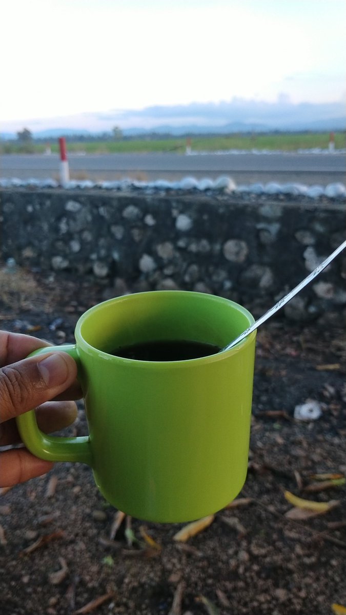 EmAngEO's tweet image. Black