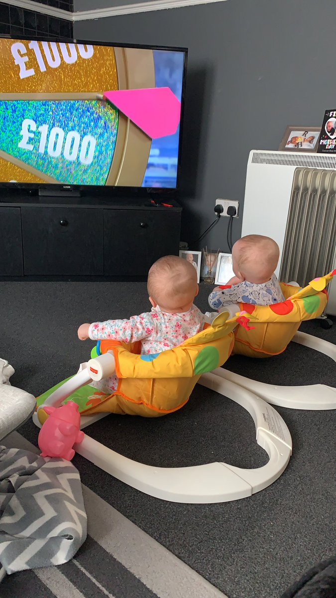 MrsNicolleH's tweet photo. Rox &amp; Harlow love Spin to Win 😆 #thismorning https://t.co/Ln4d7fQSHB