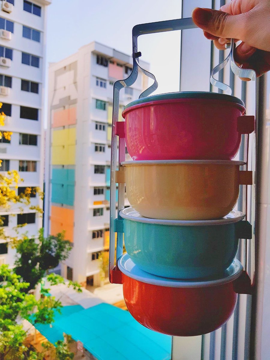 YamKeng's tweet photo. #TampinesTingkat is taking shape. And a resident showed me her tingkat in the same colours! 😂
#tampinestowncouncil #tampinesnorth #residentschoice https://t.co/9BUmp1demc