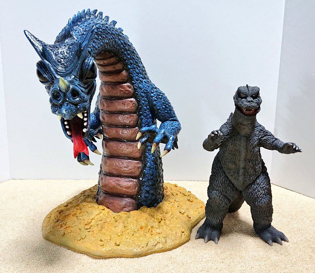 睡眠と体重の関係 怪獣番外地 サンダーバード モンスターズ スペース