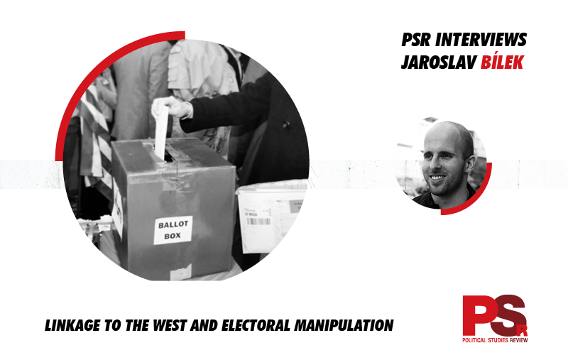 PolStudiesRev's tweet photo. Some would say that there was a worldwide demand for an afterlife in #democracy, right after the end of the Cold War. But democracy as such is too abstract for most people
👉A PSR interview with @JaroslavBlek3: https://t.co/QAp3FIMeNO
#NullEffectsMatter #TeamPreciseNulls https://t.co/RGnQTfjgRo