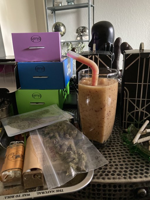 Weed , Smoothies , Sex toys ....Life  #VaginaBased https://t.co/9YS1KrCH7K<a href="/tag/vaginabased"class="tags">#VaginaBased</a>