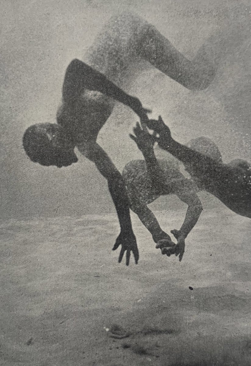 churchill_alex's tweet photo. Mesmerised by these underwater photos dating back to 1914, and how they were taken. Stunning stuff. Basically the worlds first @GoPro was but enough to put a man in... https://t.co/HpkkLly8gU