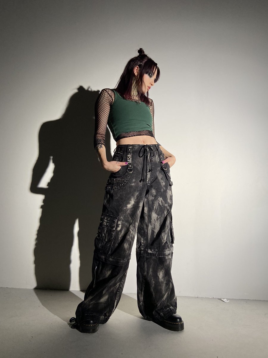 In Your Head drops at midnight!🤯
Pre-save Now!👇🏼

smarturl.it/inyourheadprsv

#newmusic #AppleMusic #Spotify