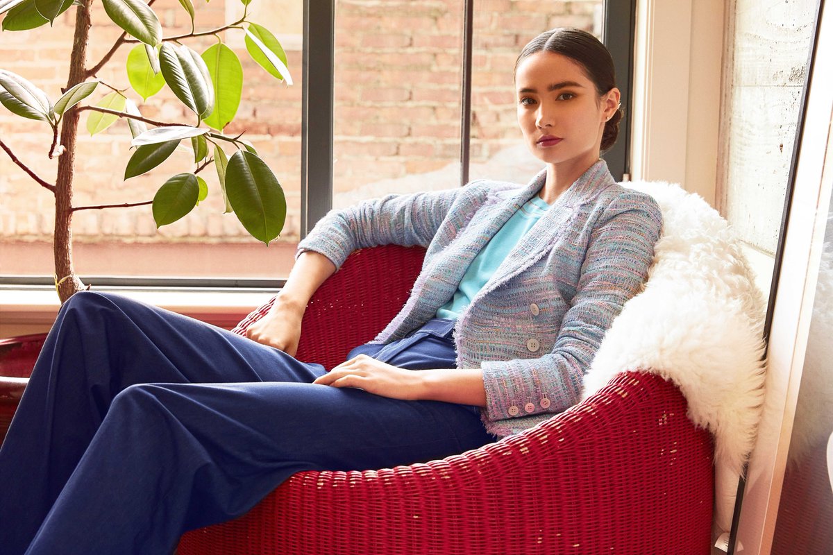 The right look can make you feel powerful and beautiful! Unleash your style with effortless ease in the Daria #tweedjacket, Goddess sweater, and Deck #widelegtrousers. 

#carlislecollection #spring2021 #springfashion #springstyle #style #fashion #womensfashion #widelegpants