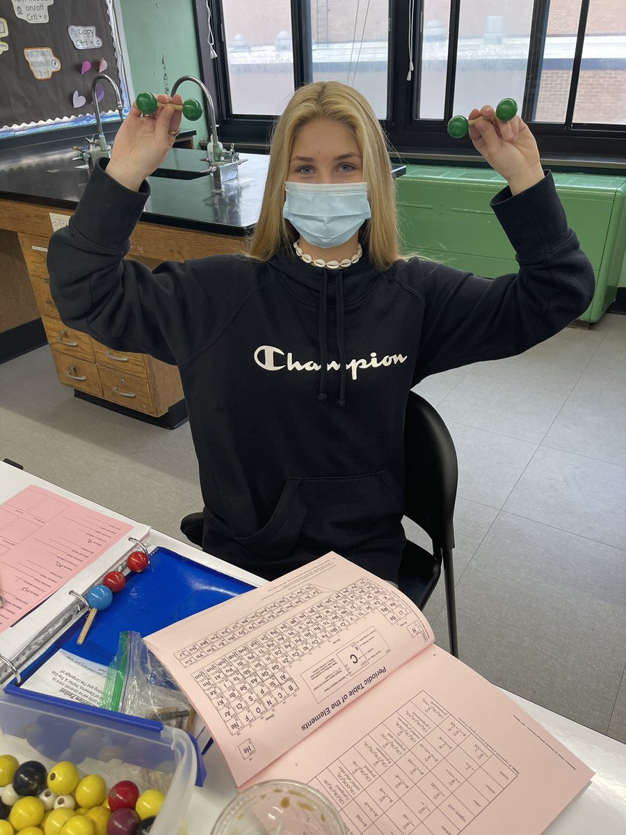 TweetingPureAu's tweet image. Overhead press with diatomic chlorine dumbbells, a dangerous mix of chloroform and oxygen, some ethanol, and organic tetrahedrons to help us study #MolecularGeometry and #MolecularPolarity! #WIHSProud