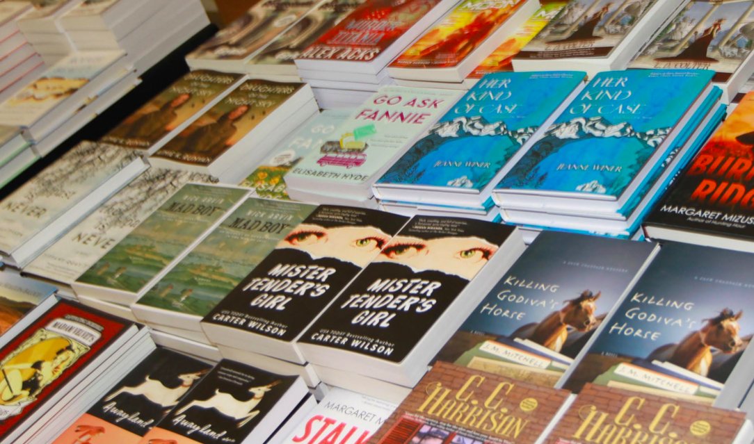 cohumanities's tweet photo. Do you enjoy reading books by Colorado authors? If so, we are seeking judges for the 2021 Colorado Book Awards! 

Apply by March 26 for consideration.

Visit https://t.co/gVpF8H4SsX for more details!

#ColoradoBookAwards2021 #ColoradoAuthors #ColoradoWriters #Books #Reading https://t.co/9pS46vr1F7