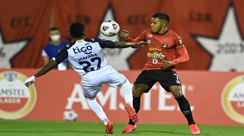 VTVcanal8's tweet photo. Caracas cierra su participación en la Libertadores al caer 3-1 ante el Junior de Barranquilla

#HitoBicentenario3millones500mil 
#DaleUnParaoALaCovid19

https://t.co/5eAA6DPoxt https://t.co/944ZqB3yF0