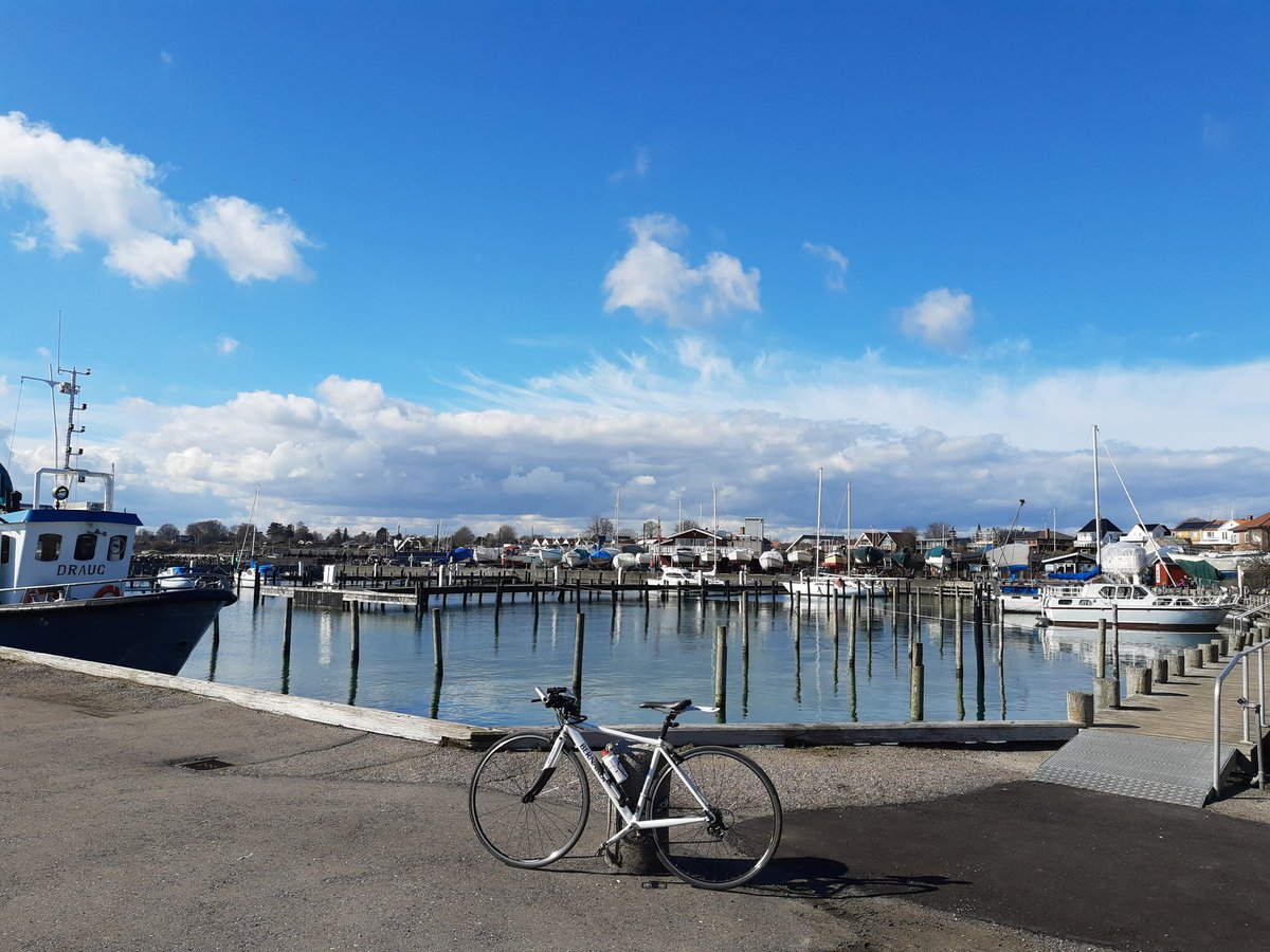 bikeAlottle's tweet photo. Took a break from school work and rolled out with #thelittleone to clear the head ๐๐ด
#aatr #lovecycling #thursdayride #cloudscomingin https://t.co/MbhDgmcSMJ