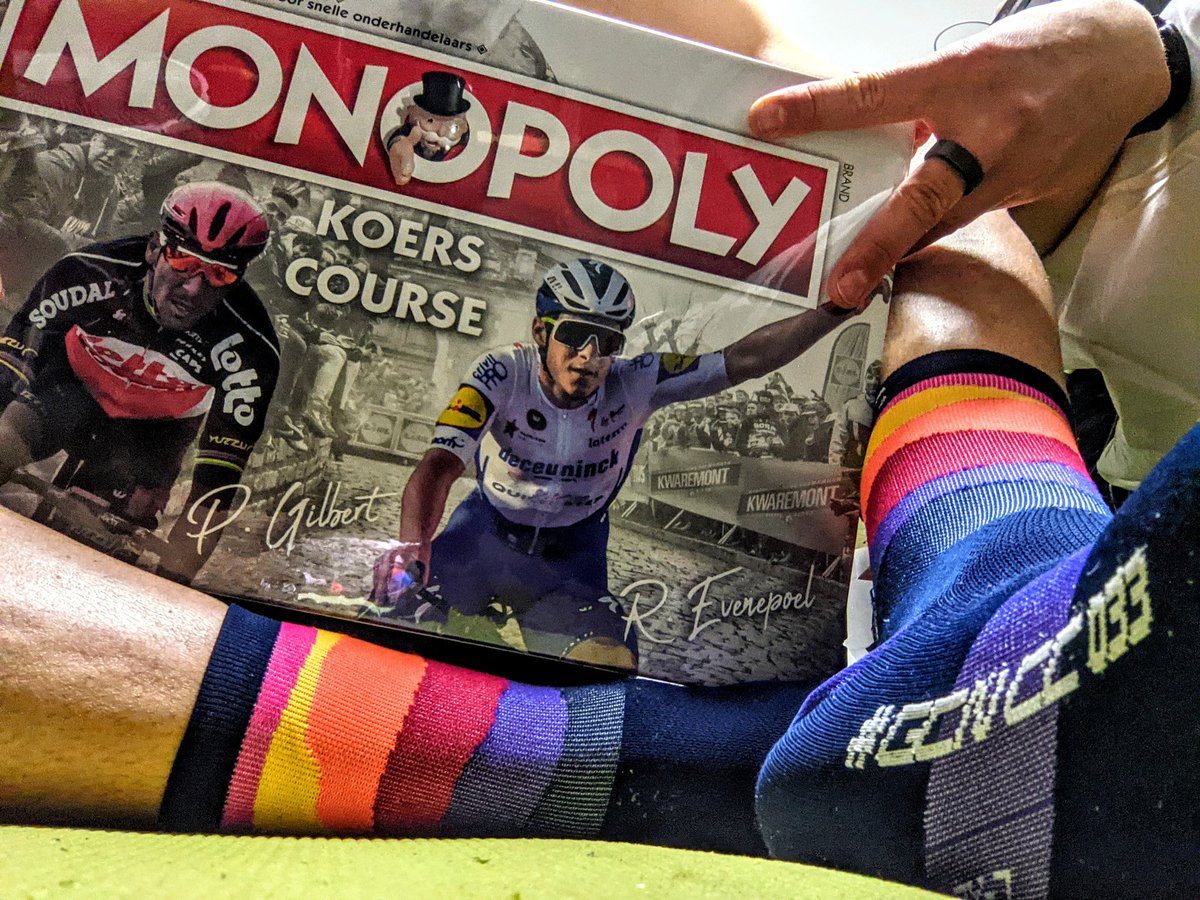 myprefrontal's tweet image. #CobbledClassics at dawn #GCNCC033
Not able to watch any of it in Japan on #GCNraceTV😢 but now I can at least play until the #GiroDitalia starts...