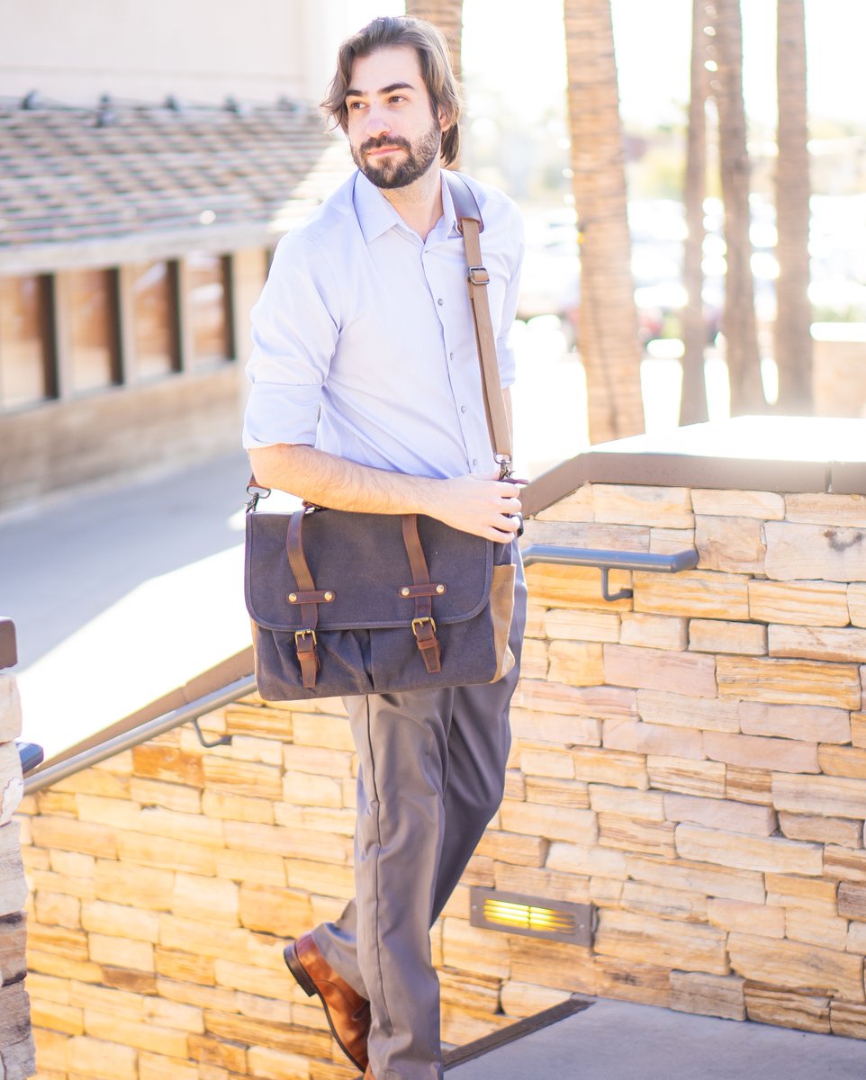 SanTanVillage's tweet image. Check out this #SpringTrend – Baggy is Best! Find yourself a new pair of wide stride pants at @BananaRepublic,  @whbm,  and @LOFT. For more seasonal inspo visit our Spring Trend Guide and find out where to buy the looks: shopsantanvillage.com/springtrends