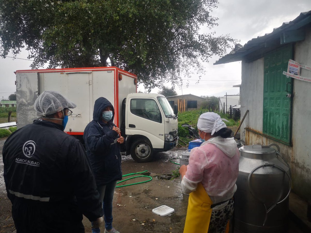 #Cotopaxi | #Agrocalidad realiza la suspensión temporal de actividades a  industria láctea, por incumplimiento a la resolución 241, en el  barrio Pilacoto, parroquia Guaytacama, cantón Latacunga. #ProtegemosLoQueConsumes