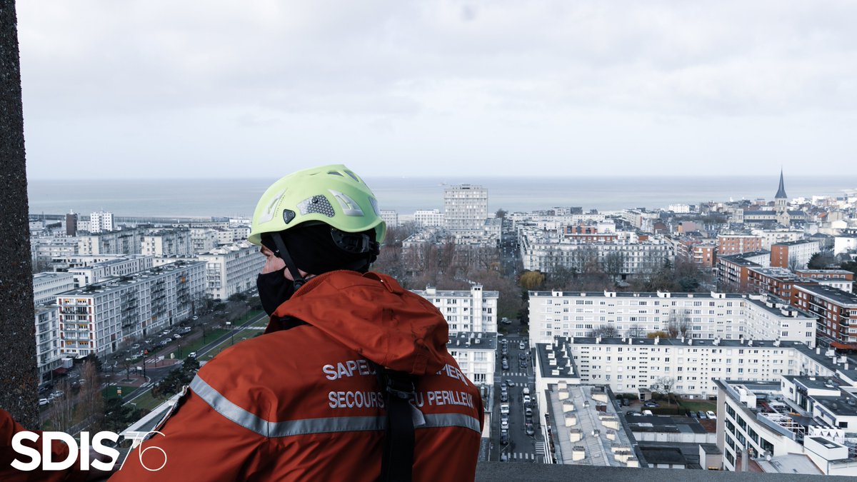 Sdis76's tweet photo. #Formation des nouveaux spécialistes des interventions en milieu périlleux (#IMP1) du #Sdis76

👉 Exercice : descentes et montées de la tour de l'hôtel de ville du #Havre https://t.co/ObkLu6YXuE