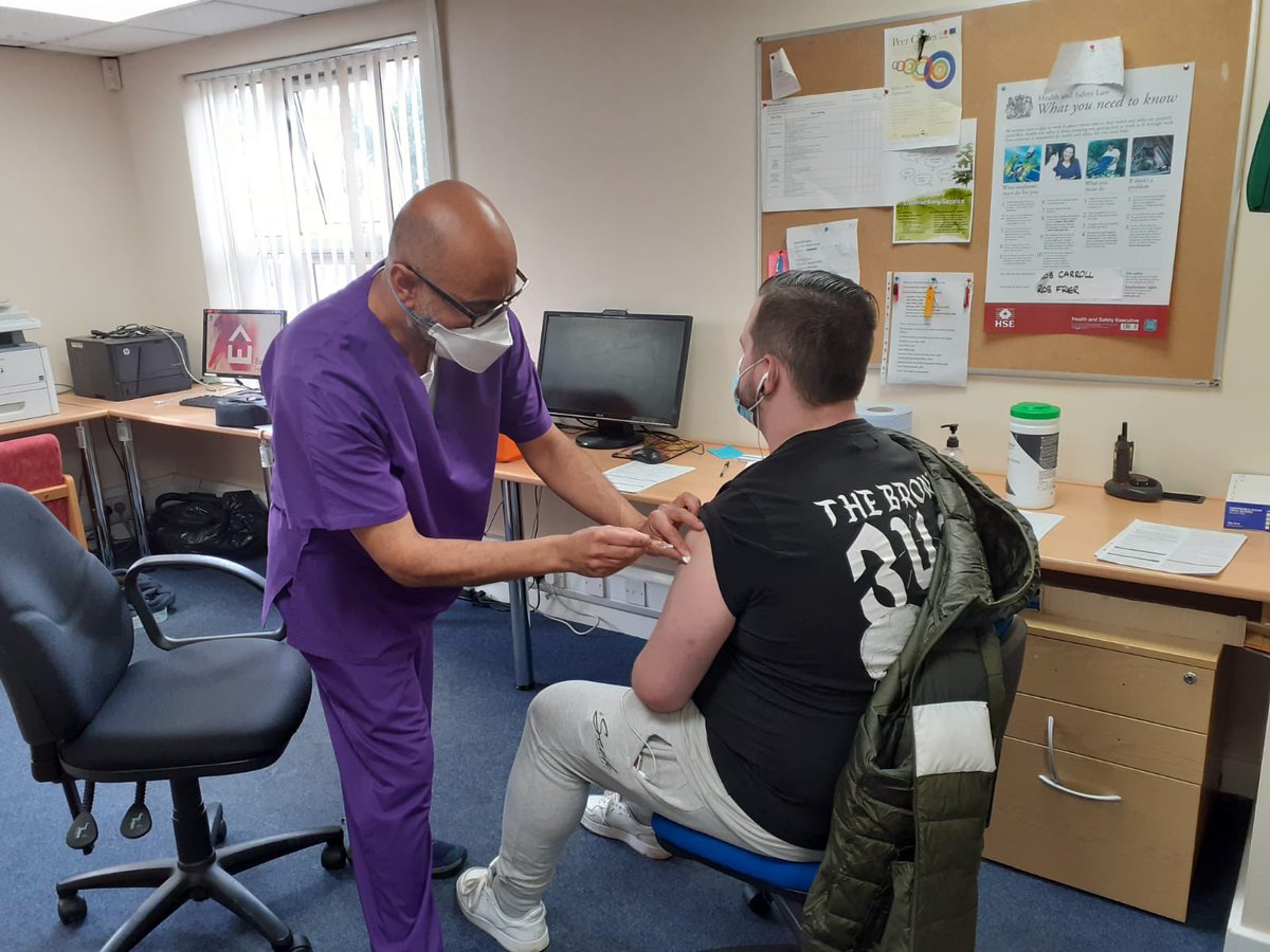 47Ur's tweet photo. Great feeling and privilege for @BromleyGPs to have been able to vaccinate the very good natured homeless people @EvolveLDN in Bromley. The staff were so helpful and happy to have  had #bromleygpalliance visit and vaccinate. @NHSBromley_CCG @BromleyAdvice @neill_bob @LBofBromley https://t.co/mDbeq5tVM1