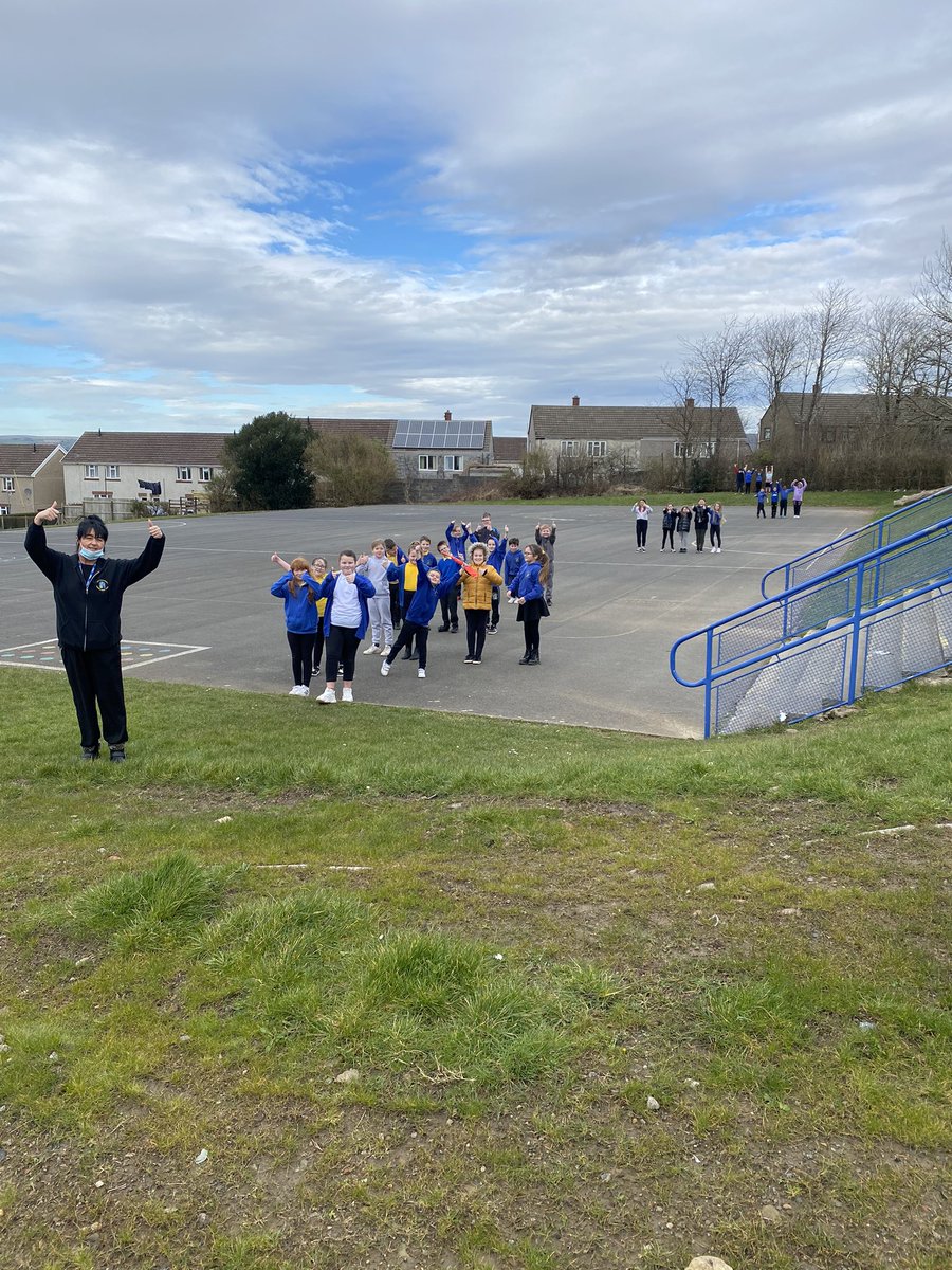 portmeadp's tweet photo. Year 5’s visual representation of the planets in the solar system. Mrs Meredith is the sun!! 😎Each step away from her represents 36,000,000 miles. Furthest planet is Neptune! #space #pmdpy5 https://t.co/Wbi58Y8m5E