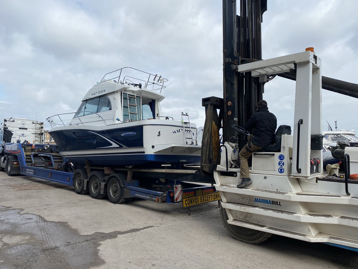 Unloaded in Southampton by forklift.  Not the silly little things that most have unloading pallets, this ones the daddy!! Top work by the really friendly lads at Southampton Drystack. 👍