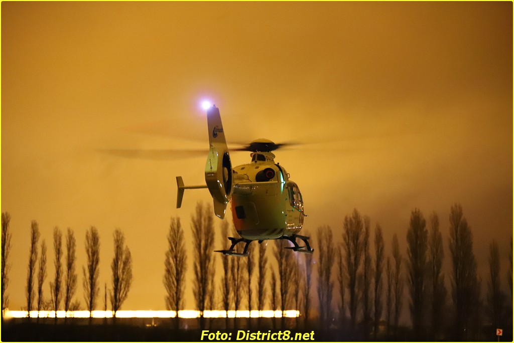Traumahelikopter vliegt uit voor incident op parkeerterrein Veilingweg De Lier ..