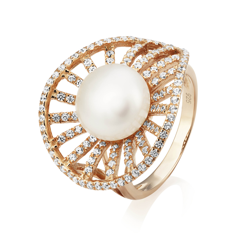 Whether planning grand celebrations or simply dressing up those fingers for a zoom call, this is ultimate glamour....  and haven't we missed you!
zcu.io/7fk7 

#isleofwightpearl #pearljewellery #pearl #jewellery #dressingup #glamour #ring
