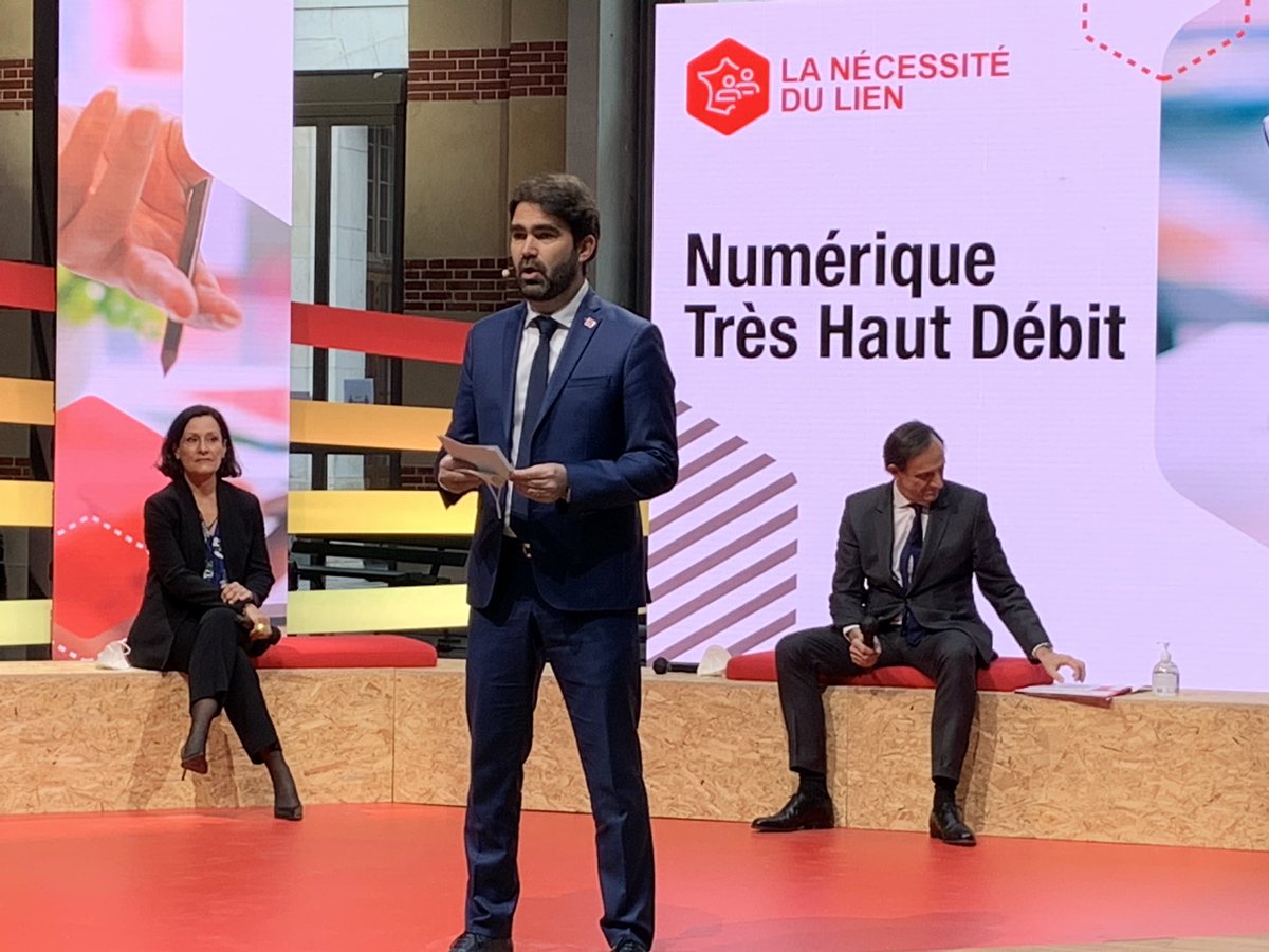 Au #PrinTerr on parle maintenant de #numerique et de #THD 
Introduction par <a href="/handgs/">Gaël Sérandour</a> qui dresse un tableau de la situation et l’action de la <a href="/BanqueDesTerr/">Banque des Territoires</a>