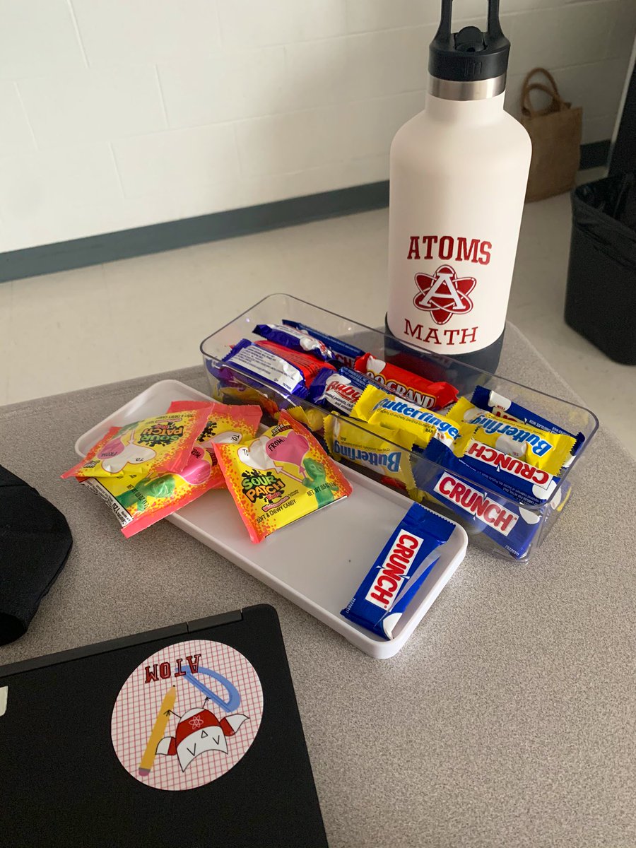 Day 1 - I was nominated by @AllysonPak! Every day I will post a day in the life of an educator without explanation &amp; nominate someone else to take the challenge, 7 days, 7 pictures. Today I renominate @Miss_Ferree 🥳