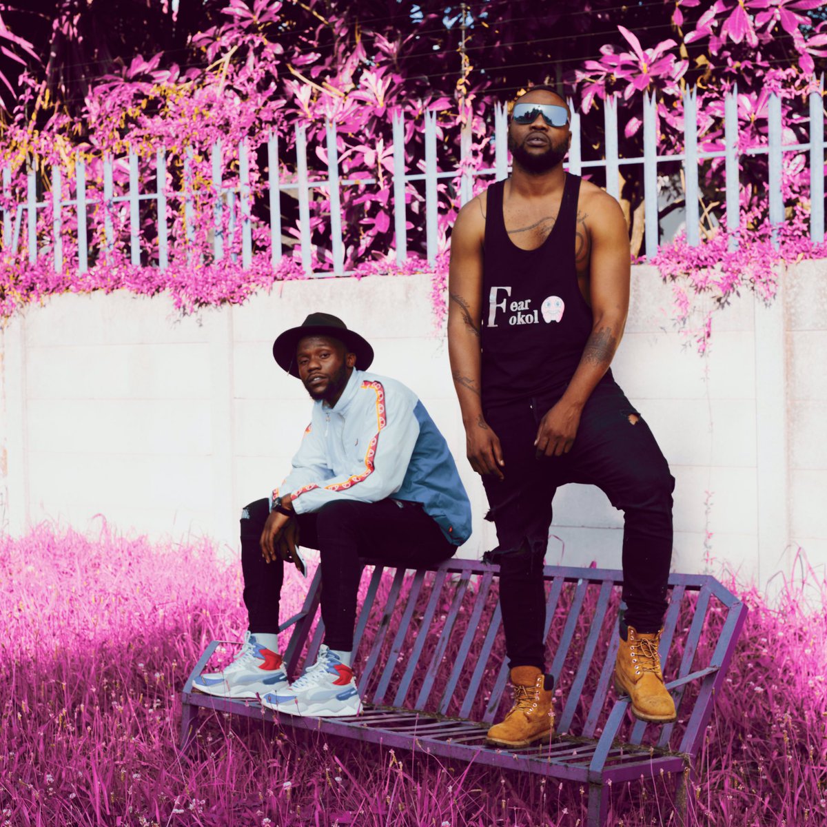 senseisouthside's tweet photo. Still got it busy on the blocc ๐
#NobodyReallySafe out now on all platforms featuring @ReasonHD prod by @official808x ๐ค๐ค๐ค
150 Retweets to unlock the OFFICIAL music video ๐ฅบโค๏ธโจso keep sharing & spreading the love ๐๐ฟ #BirdzFlySouth
https://t.co/ChBDhf2Mz2 https://t.co/9Q8mzvk6cn