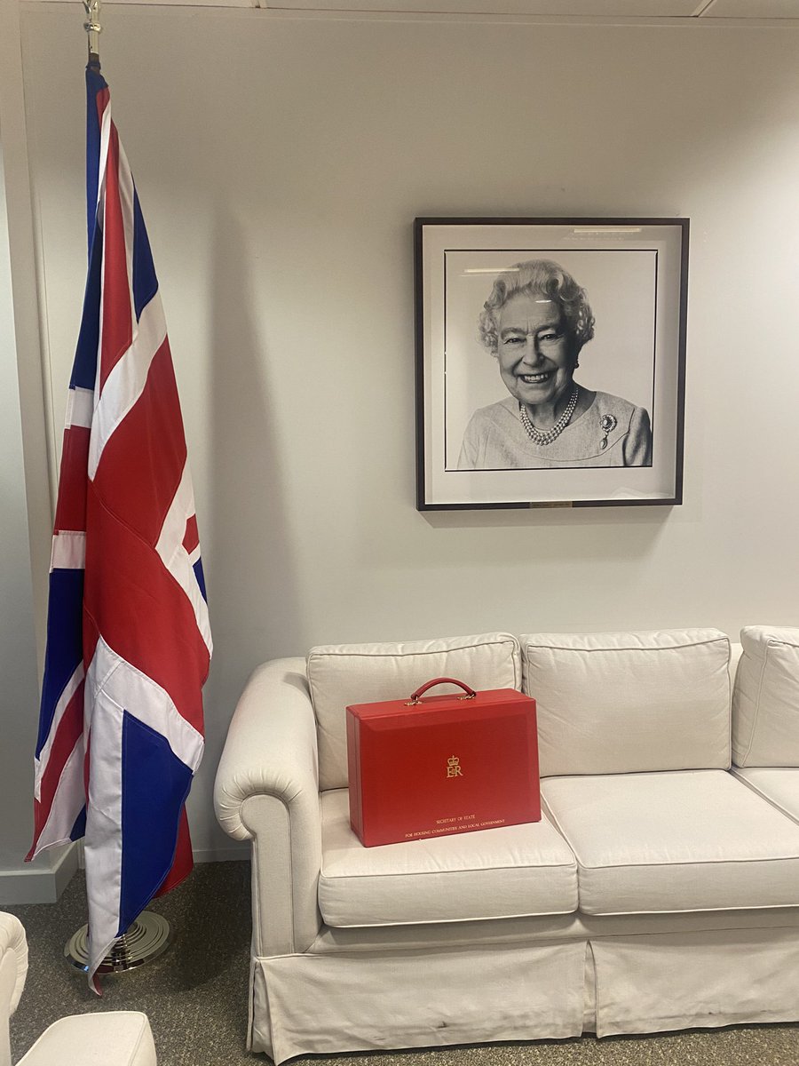 We’re always proud to fly the Union Flag at @mhclg It’s a symbol of liberty and freedom that binds the whole country together.