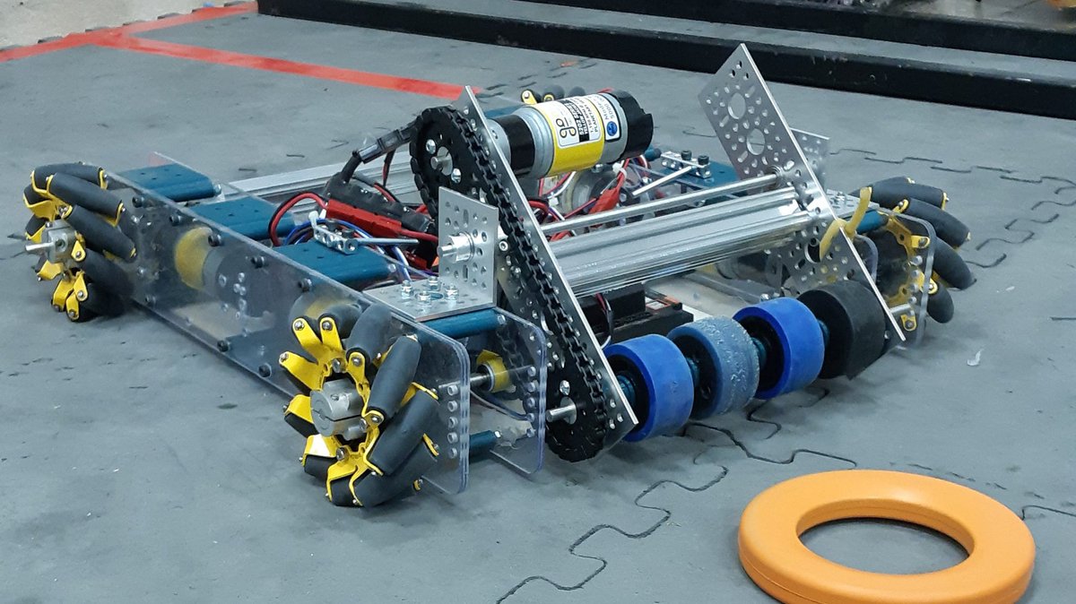 A robot form is created!🔥
 Excited for our first competition coming soon...👣

<a href="/FTCTeams/">FIRST Tech Challenge</a> <a href="/FIRSTweets/">FIRST</a>  <a href="/REVrobotics/">REV Robotics</a> <a href="/andymarkinc/">AndyMark Inc.</a>