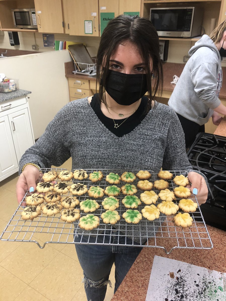 MissSavitski's tweet photo. Used both cookie presses and our thumbs to shape our cookies this week, even dressed up our Spritz Cookies for St. Patrick’s Day! #SpritzCookies #ThumbprintCookies #CulinaryArtsII https://t.co/76KeUARw6X
