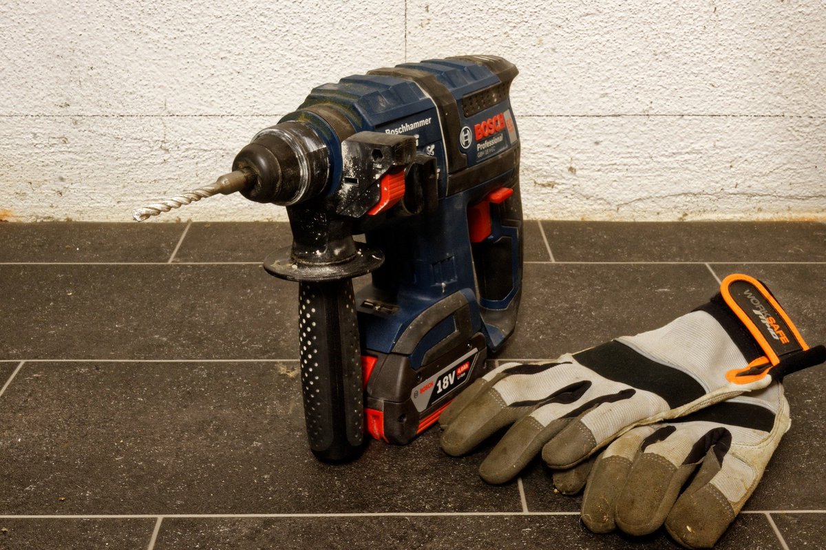 Remove the market for stolen tools with The Tool Register App. Users can instantly report stolen goods. These will then appear on "Dodgy Gear" which is a search engine for all #stolen items. This can be accessed and used by any member of the public or the police. #tooltheft