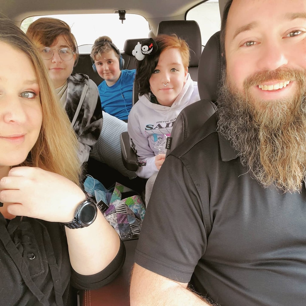 futurexmsmalcom's tweet photo. Taking the tiny beasts to DSM for a little spring break getaway. #masksready #pooltime #halp https://t.co/aqRT1bbgXf https://t.co/1LfEptgJ4V