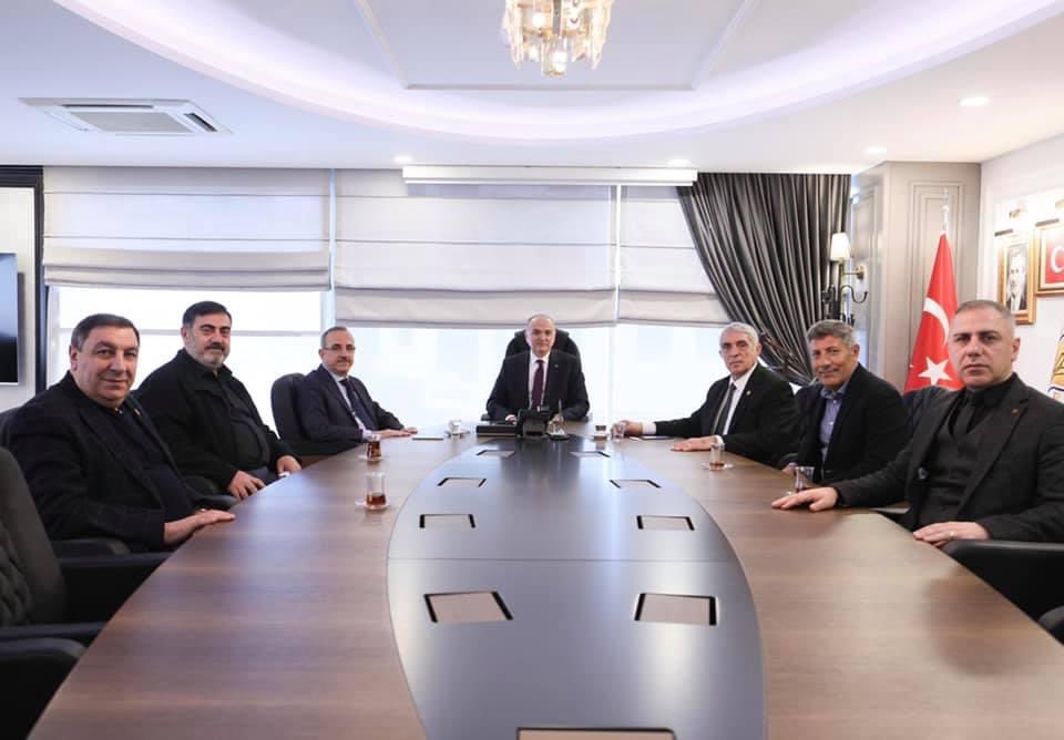 KalkanNecip's tweet photo. Düzce Belediye Başkanımız ve önceki dönem Bilim Sanayi ve Teknoloji Bakanımız Sayın @Dr_Faruk_Ozlu ile birlikte İl Başkanımız Sayın Kerem Ali Sürekli’yi ziyaret ettik. https://t.co/105pf7cZHf