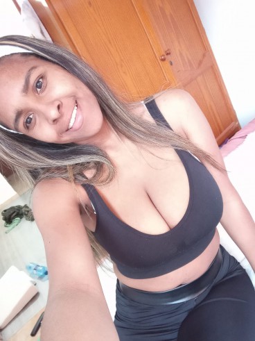 Si tu ne m'as pas encore d&eacute;couverte, check ma page ! https://t.co/EUpEaTh4oh https://t.co/iJpS1MmIsu