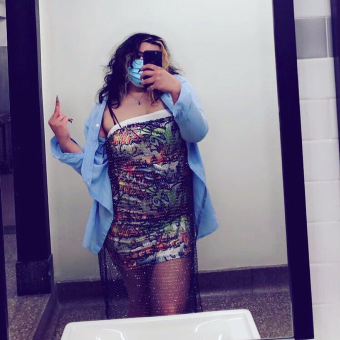 1 pic. shops at Akira, forgets how to act #onlyfanspromotion https://t.co/NpeWQRx70X