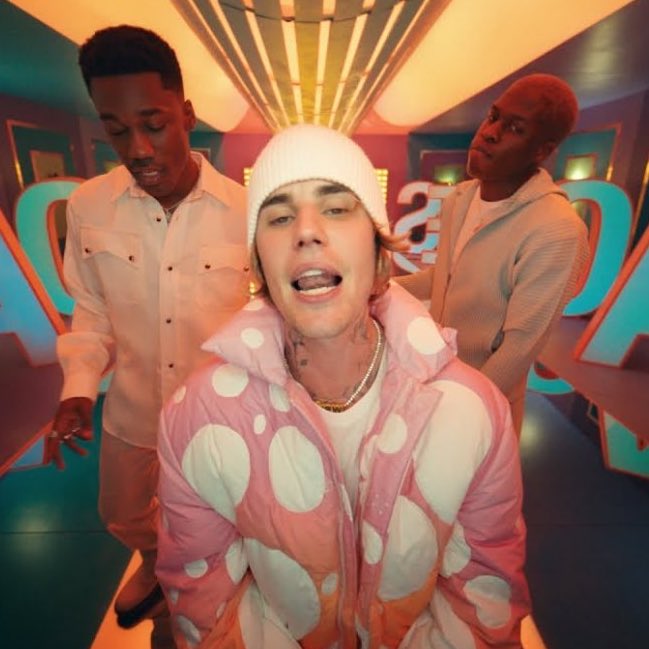 justin bieber’s new song PEACHES ft. giveon and daniel caesar will be released with a music video along with the #JUSTICE album TONIGHT at 9pm PST//12am EST 👀🔥