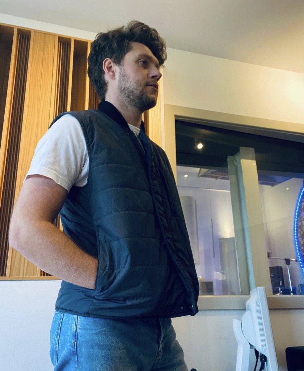 MissIsabells's tweet image. NIALL IS GIVING US CONTENT OMG OMG OMG. IT’S SOME GOOD ASS CONTENT TOO