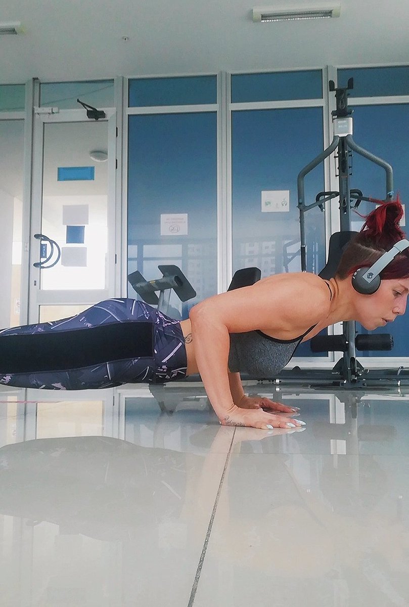 Superash15's tweet image. Se hizo la chamba.
Chaturanga para fortalecer el core y los hombros ⚡💪🏼