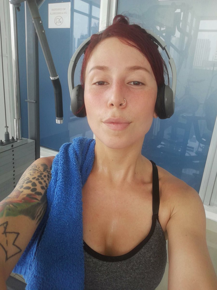 Superash15's tweet image. Se hizo la chamba.
Chaturanga para fortalecer el core y los hombros ⚡💪🏼