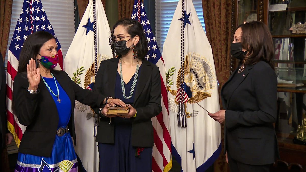 indianz's tweet image. "HISTORY IS BEING MADE YET AGAIN!"

@SecDebHaaland @VP @DebHaalandNM @woolyneptune @Interior @USIndianAffairs @BureauIndAffrs @BureauIndianEdu 

#DebAtInterior

📺youtu.be/CcJriBLt_vo