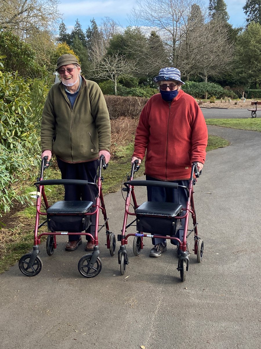 Kerry joined the Tharme's for a lovely walk in Duns' Park this week!
#FridayMotivation #Health #WalkingWithNature 
@TNLComFundScot 
@befriendingnet 
@BHACommunities